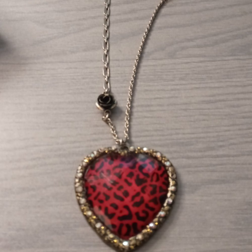 betsey johnson cheetah necklace